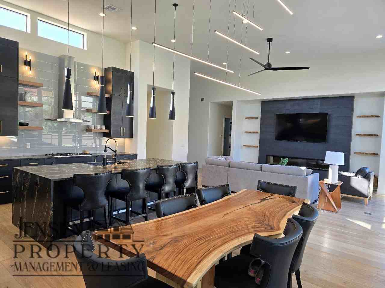 643 E South Wall Cir - Photo 3 of 50