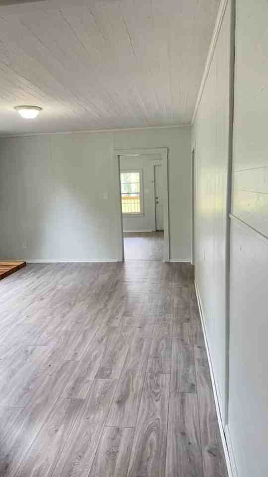 121 Whittaker St - Photo 4 of 22