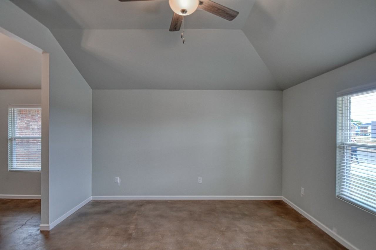 2729 Clifton Ter - Photo 6 of 29