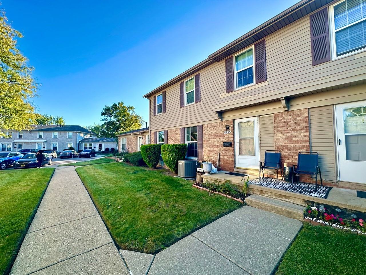 6935 Harvard Ln - Photo 2 of 21