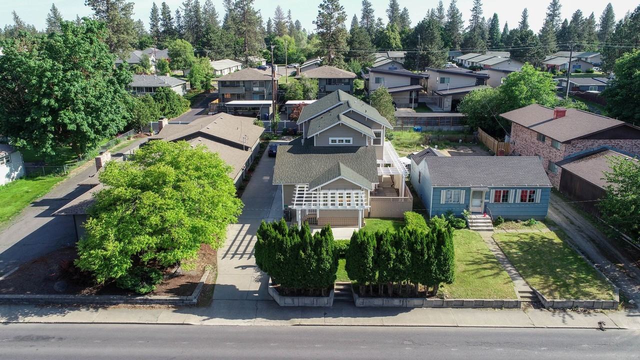 1126 E 29th Ave - Photo 2 of 33