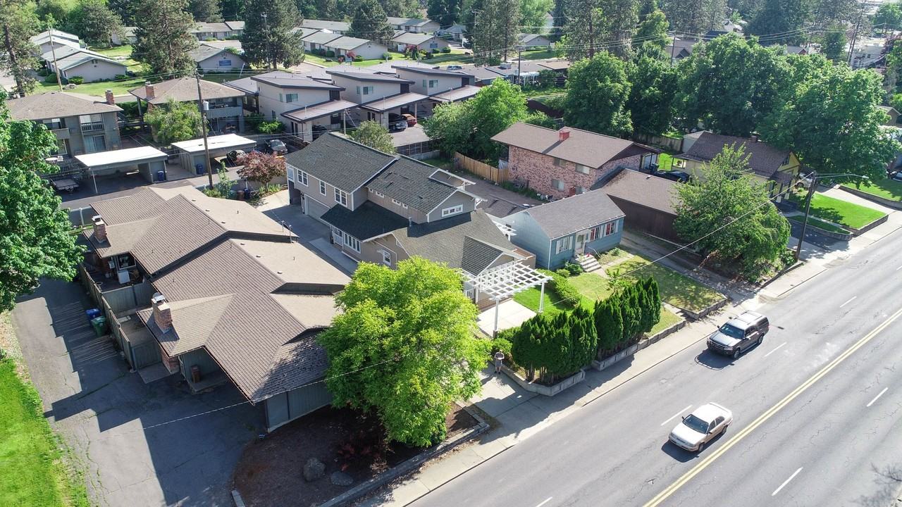 1126 E 29th Ave - Photo 3 of 33