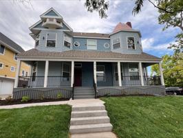 featured image of 916 6th St Se
