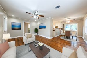 featured image of 909 E 38th St