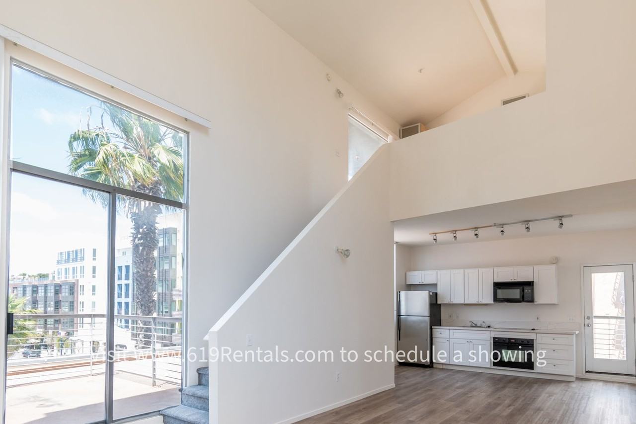 2084 Kettner Blvd #35 - Photo 3 of 19