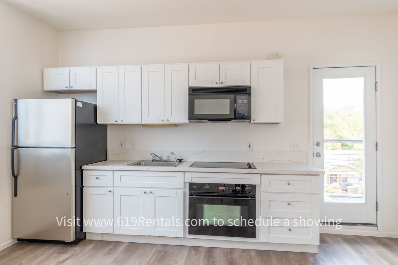 2084 Kettner Blvd #35 - Photo 5 of 19