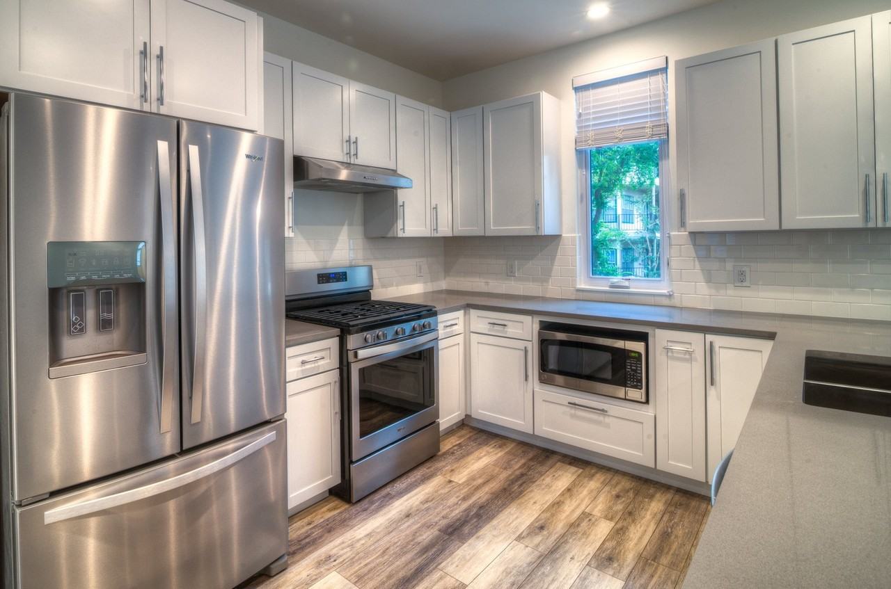 3111 Walling Dr - Photo 3 of 32