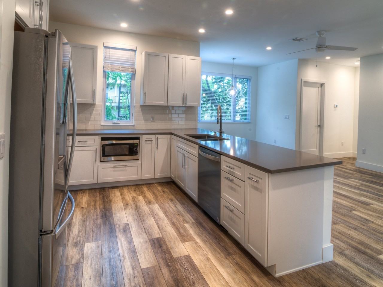 3111 Walling Dr - Photo 6 of 32