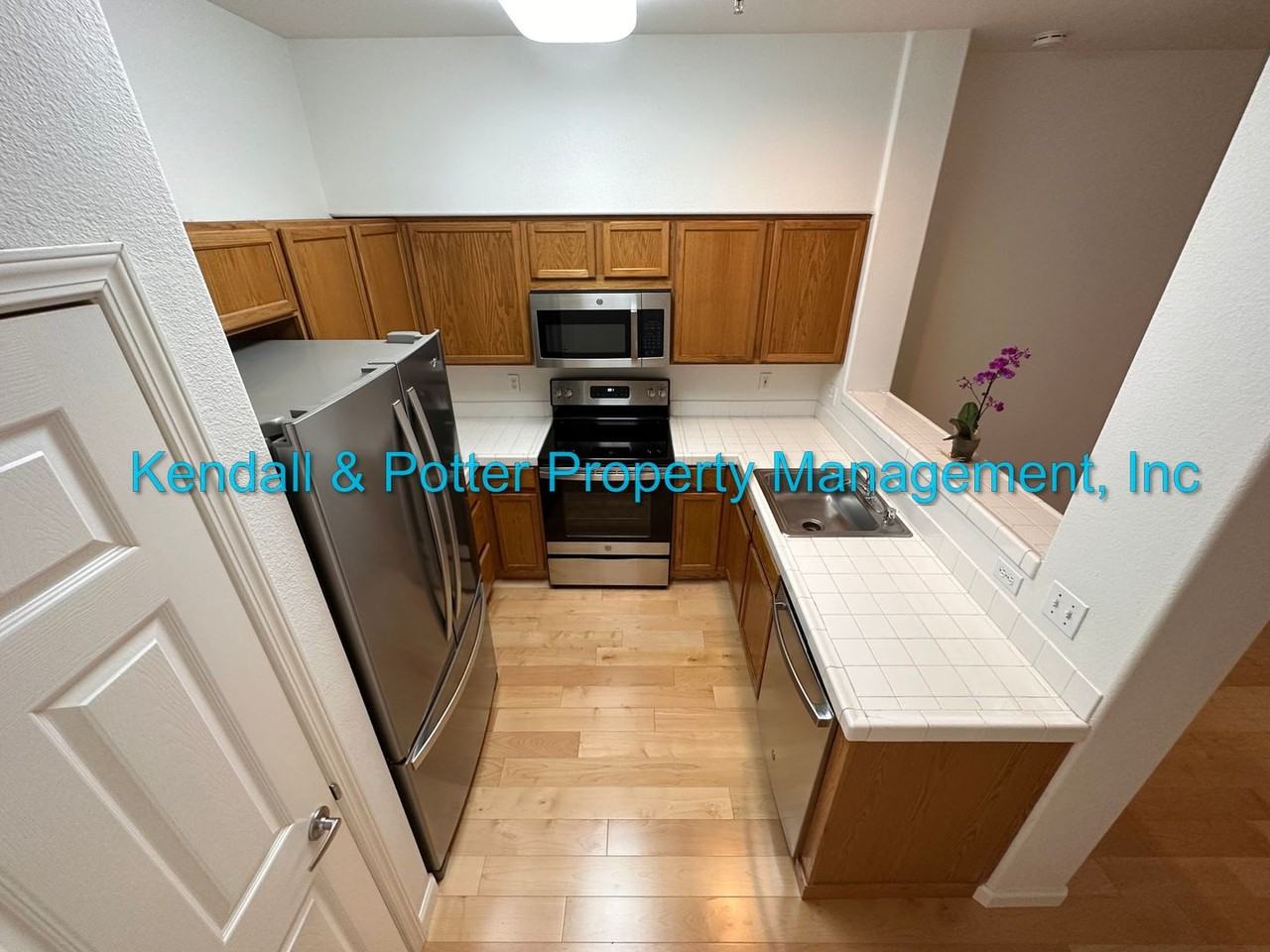 212 Everson Dr - Photo 4 of 11