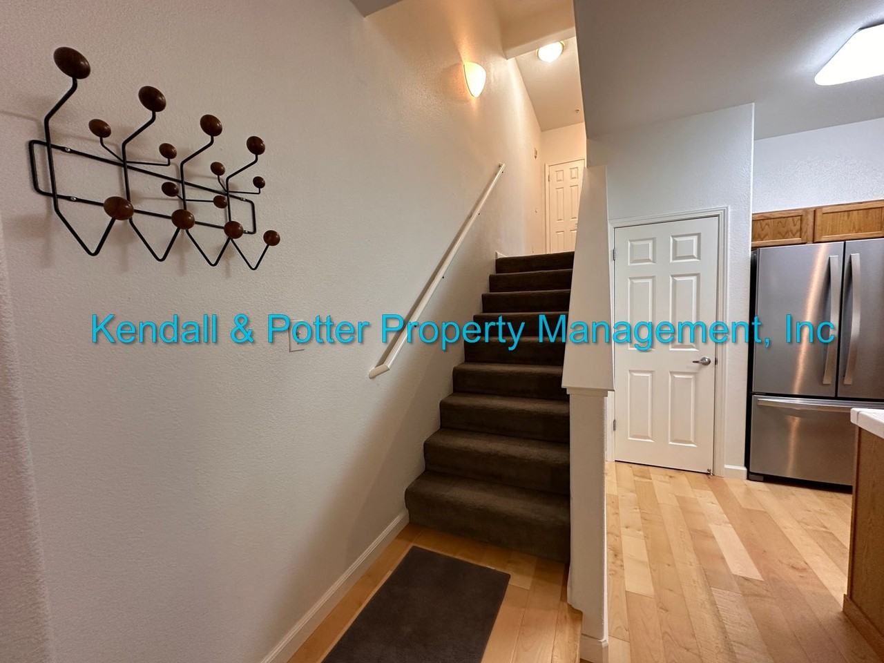 212 Everson Dr - Photo 6 of 11