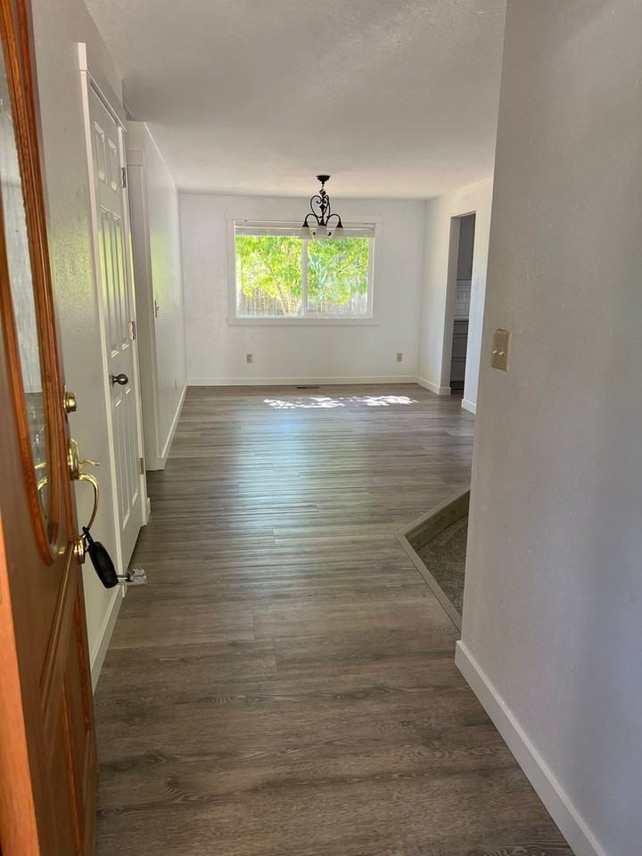 834 Nw Chipmunk Pl - Photo 3 of 29