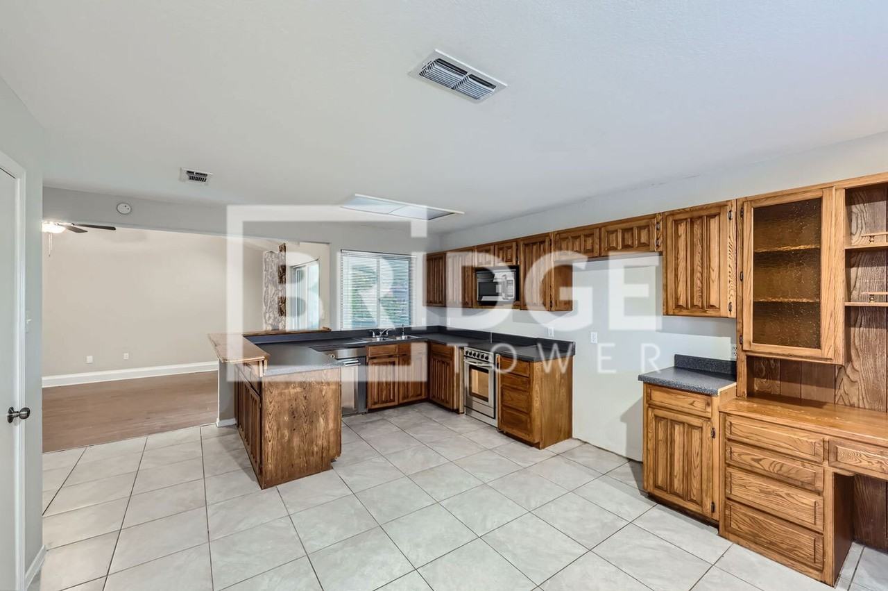 2614 Parkside Dr - Photo 6 of 20