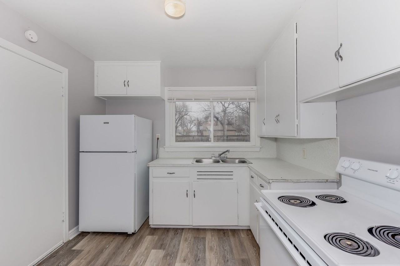 542 W Dayton Ave - Photo 6 of 10