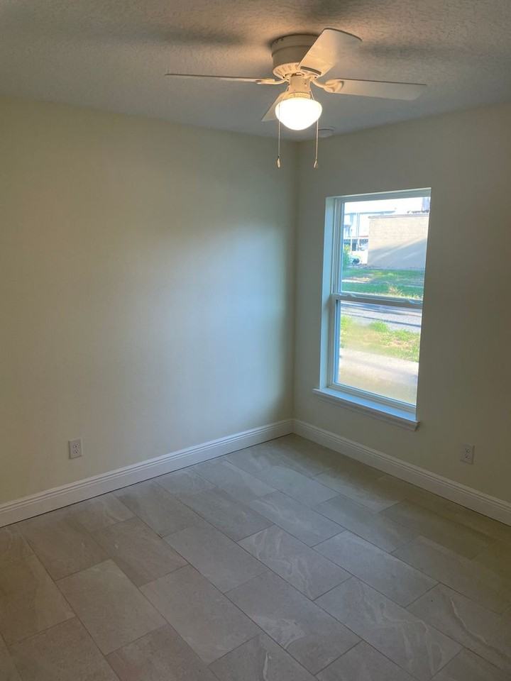 110 Dewitt Ct - Photo 5 of 13