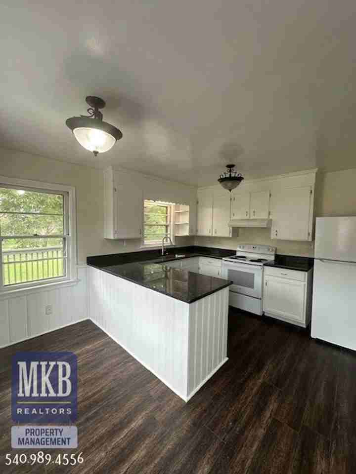 3363 View Ave - Photo 2 of 24