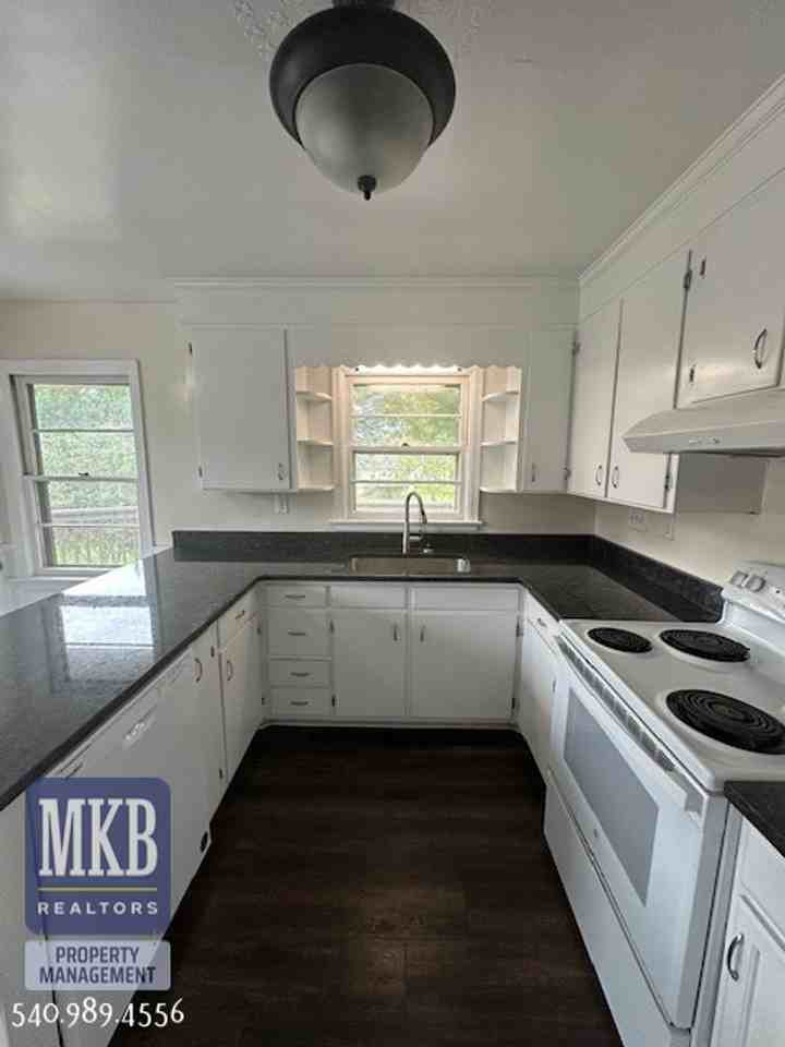 3363 View Ave - Photo 3 of 24