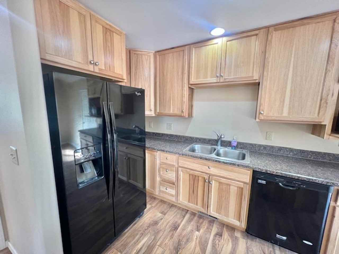 2521 Ne Cretia Ct - Photo 3 of 45