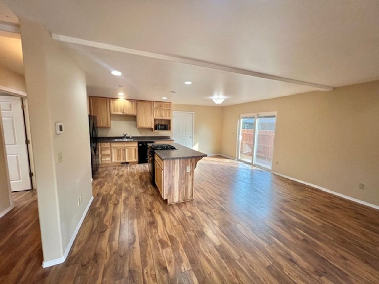 2521 Ne Cretia Ct - Photo 5 of 45