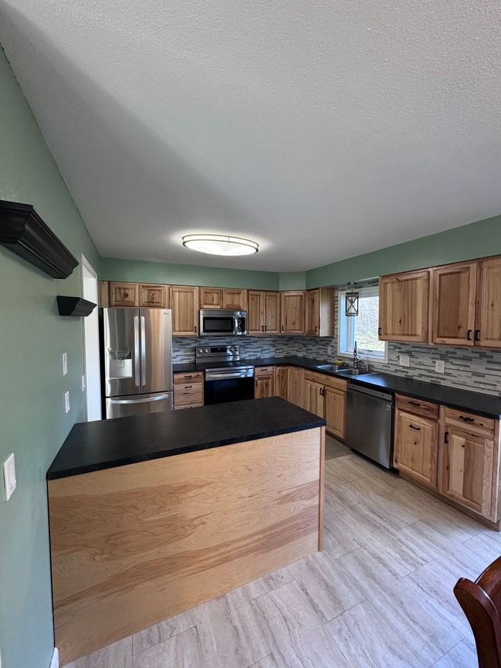 2640 Lisa Ann Dr - Photo 2 of 15