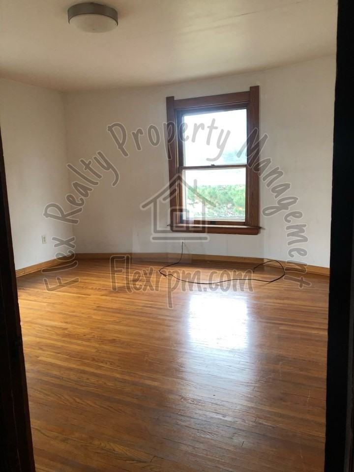 825 Colburn St - Photo 2 of 7