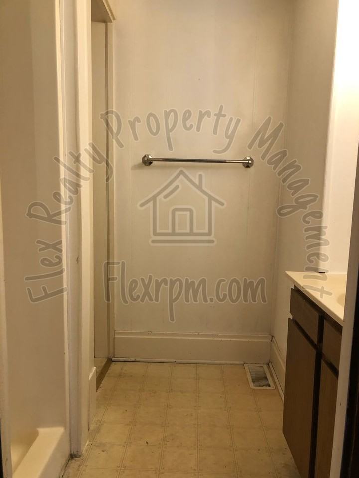 825 Colburn St - Photo 3 of 7