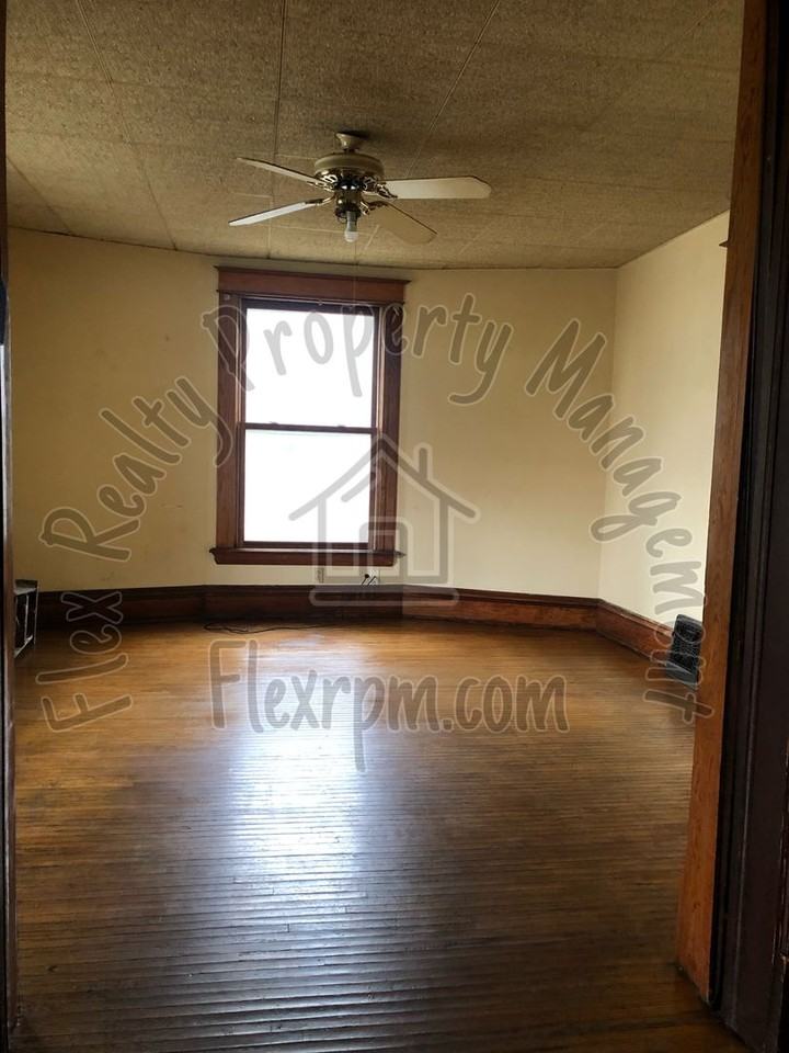 825 Colburn St - Photo 4 of 7