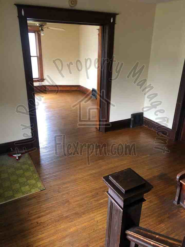 825 Colburn St - Photo 5 of 7