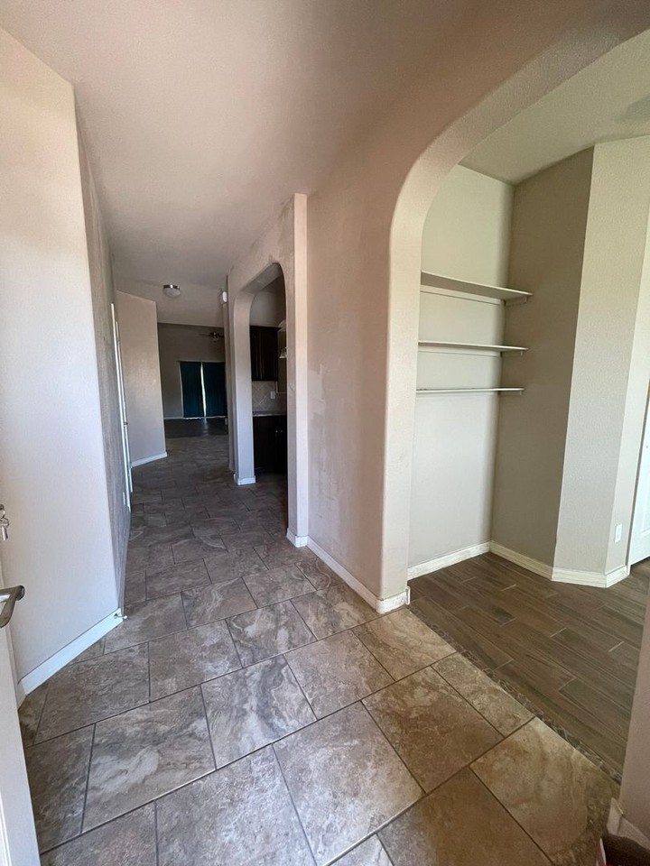 14327 Early Morn Ave - Photo 2 of 10