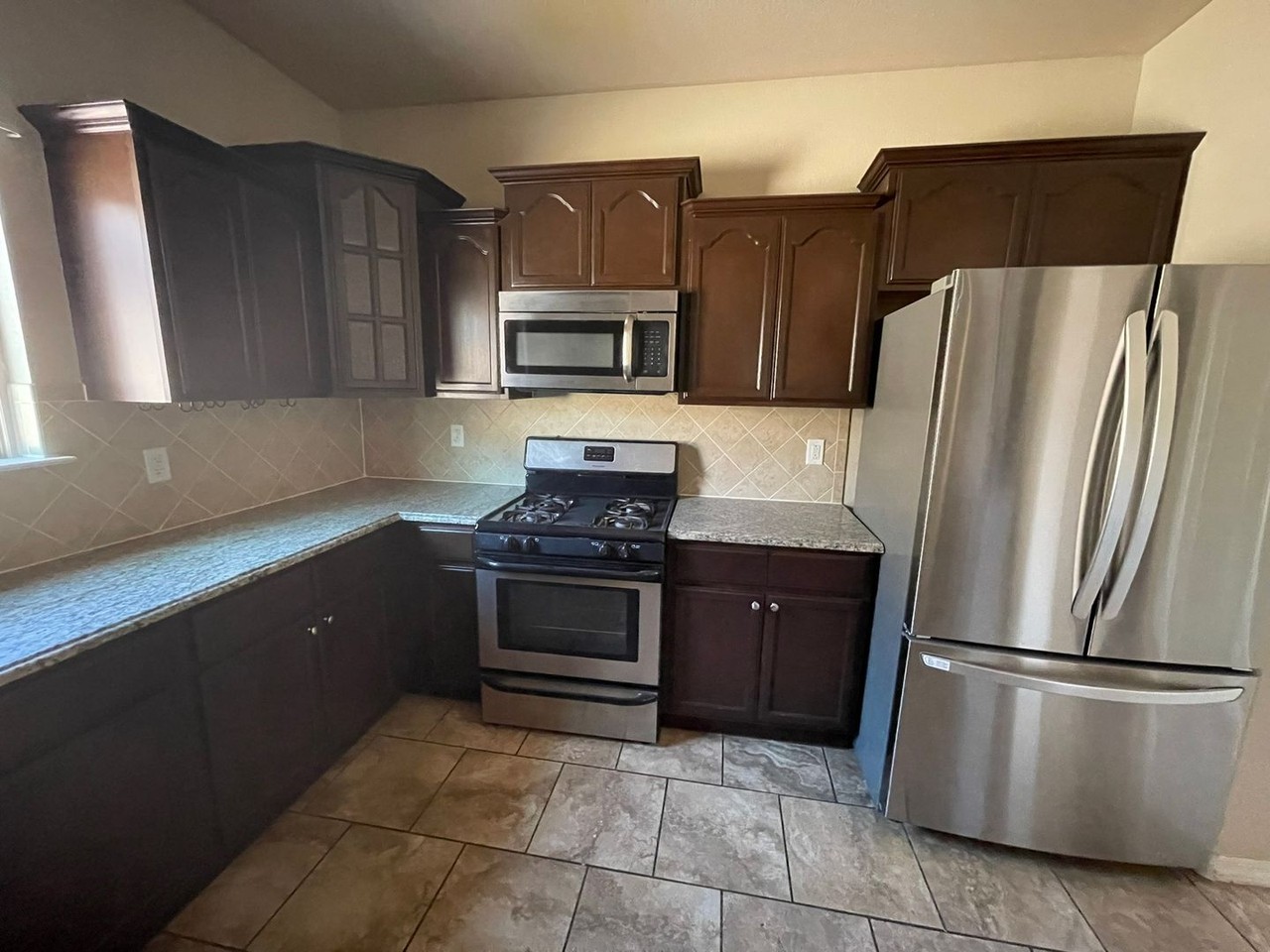14327 Early Morn Ave - Photo 6 of 10