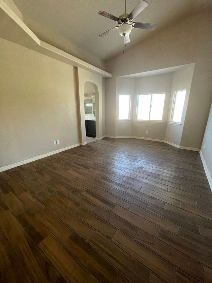 14327 Early Morn Ave - Photo 7 of 10