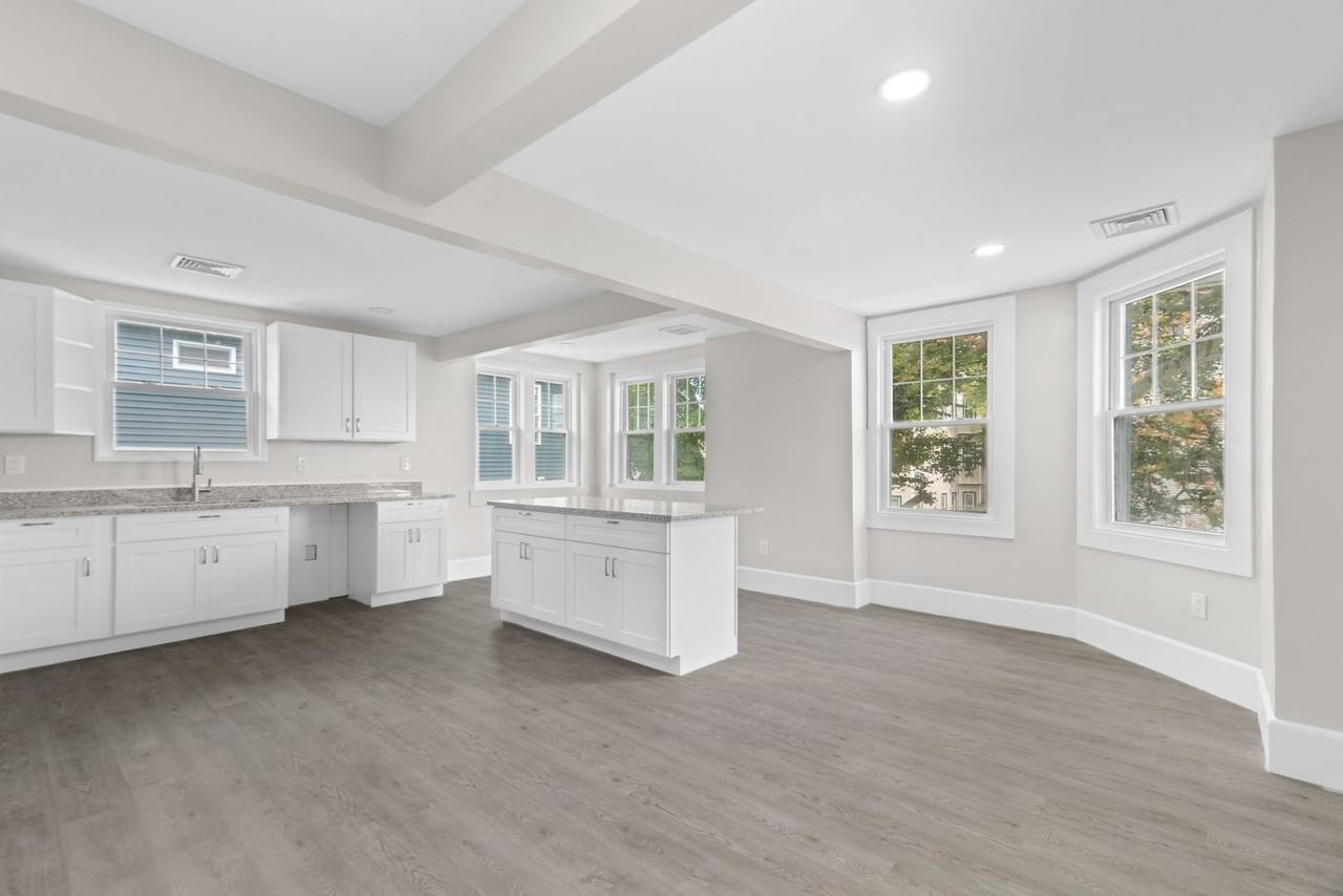 17 Dorchester Avenue - Photo 3 of 28