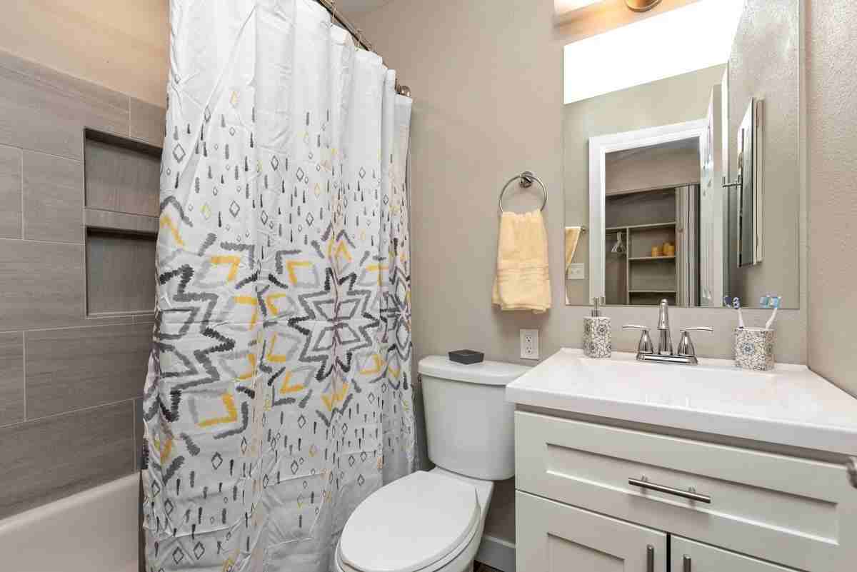 4348 N Chestnut St - Photo 4 of 5