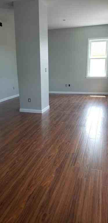 437 Lindsey St - Photo 4 of 4