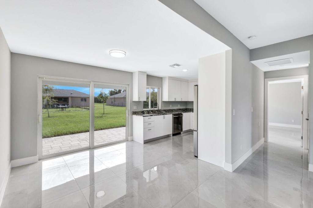 23 Ne 16th Pl - Photo 4 of 17