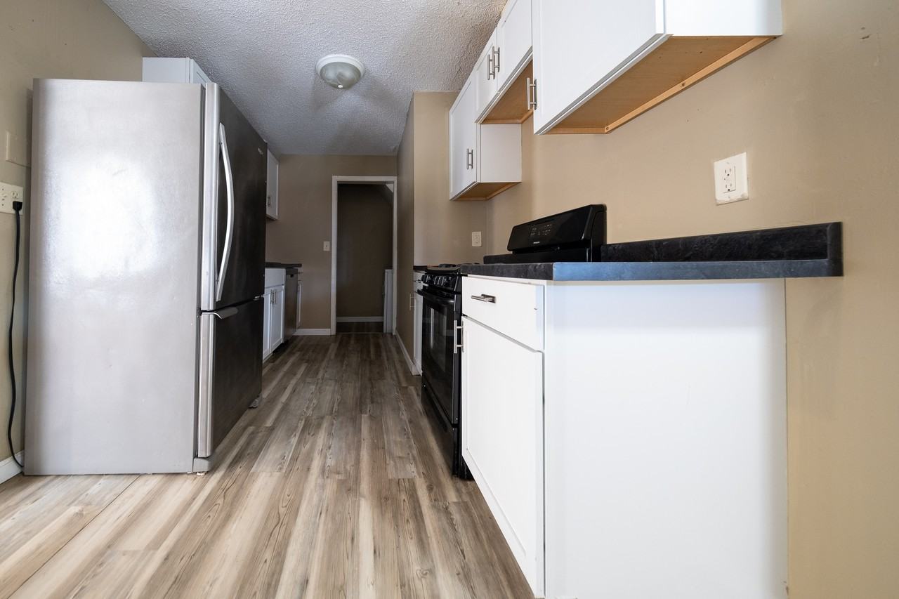 914 Lawson Ave E #1 - Photo 2 of 20