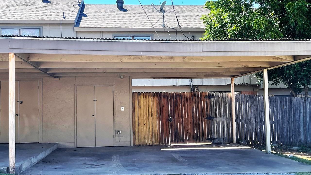 2217 Roman Ct - Photo 2 of 26