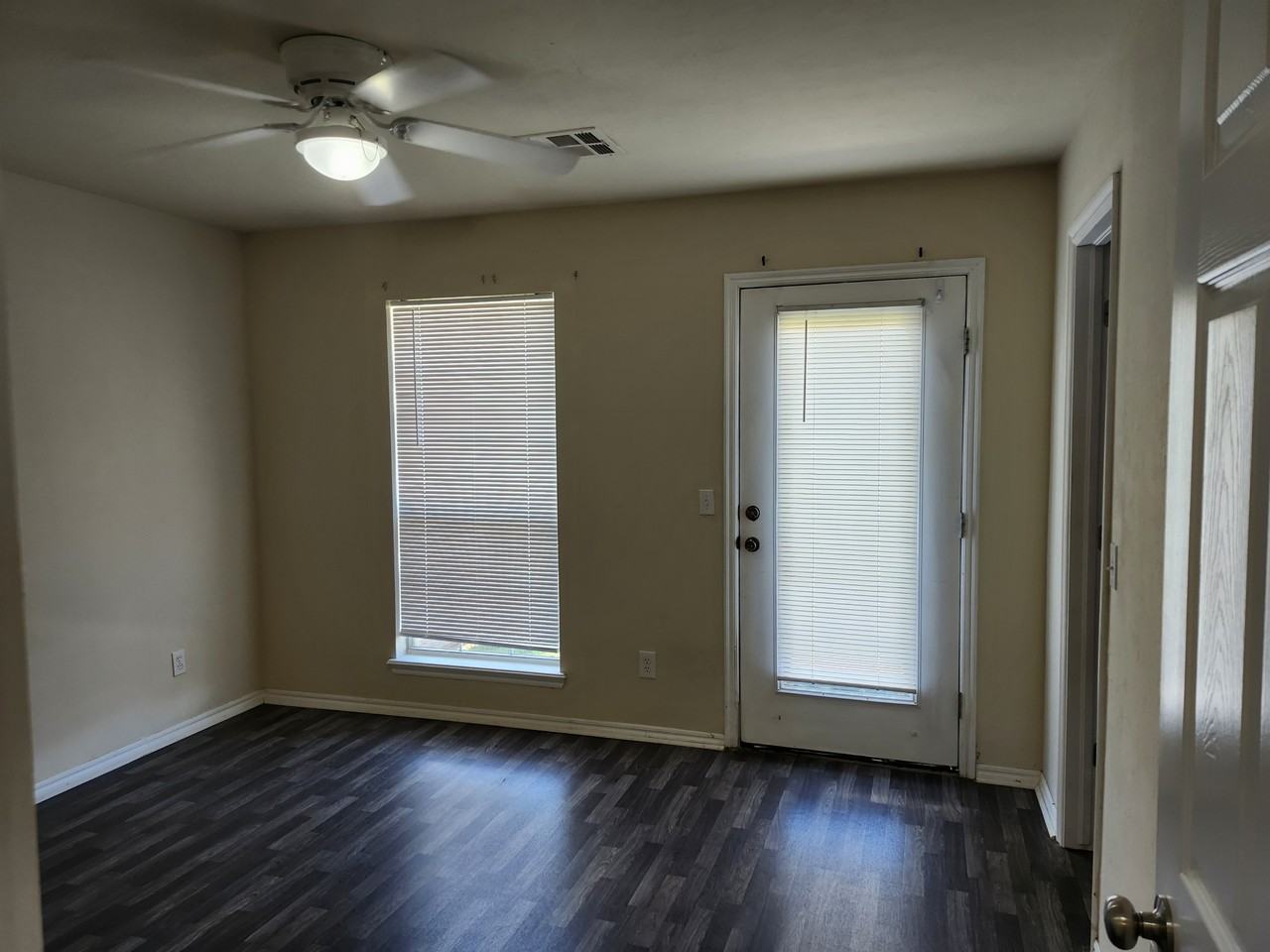 2722 W Oklahoma Ave - Photo 2 of 14