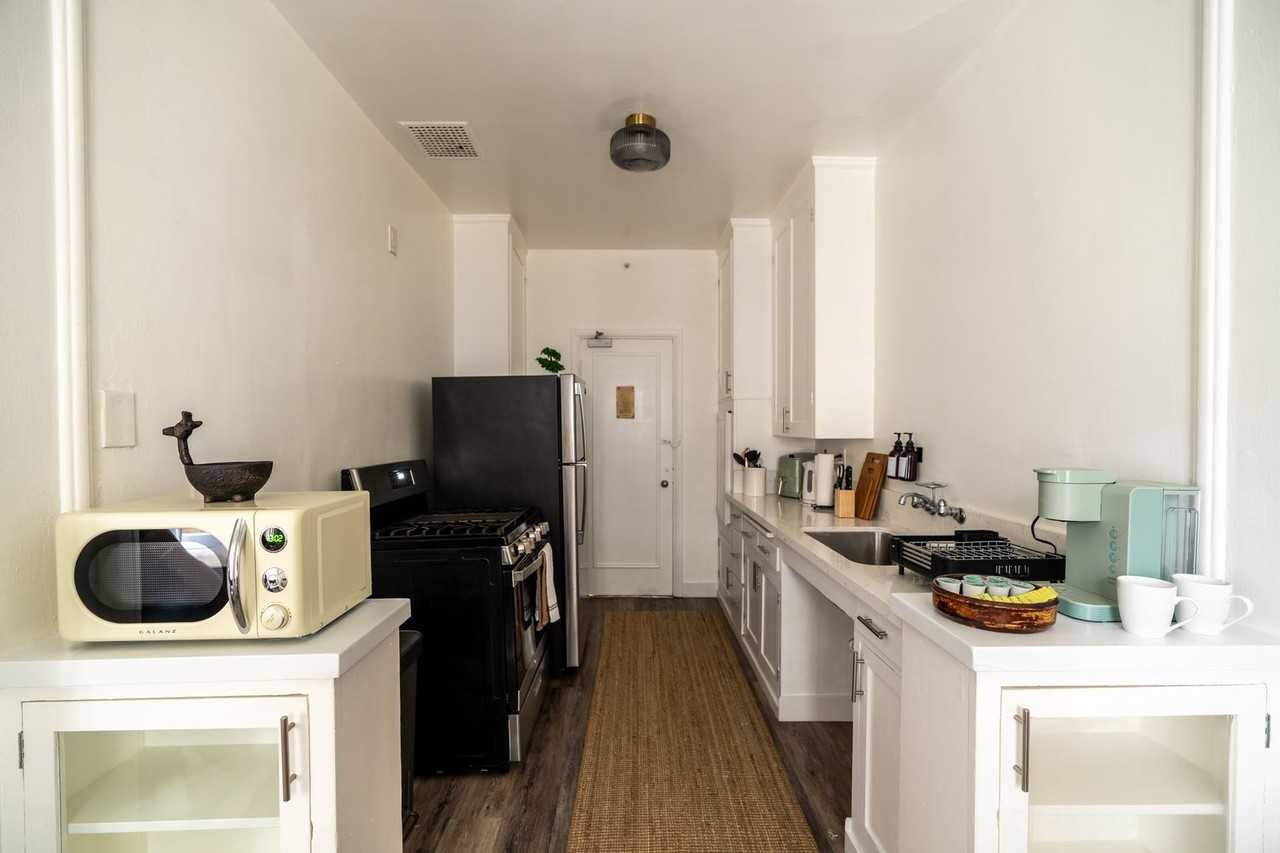 The Amor - Photo 6 of 18