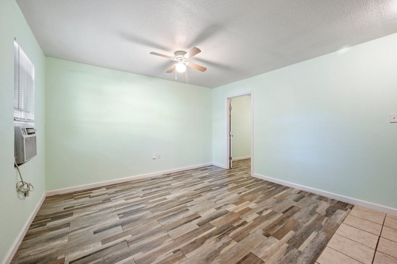3524 Avenue M - Photo 6 of 17