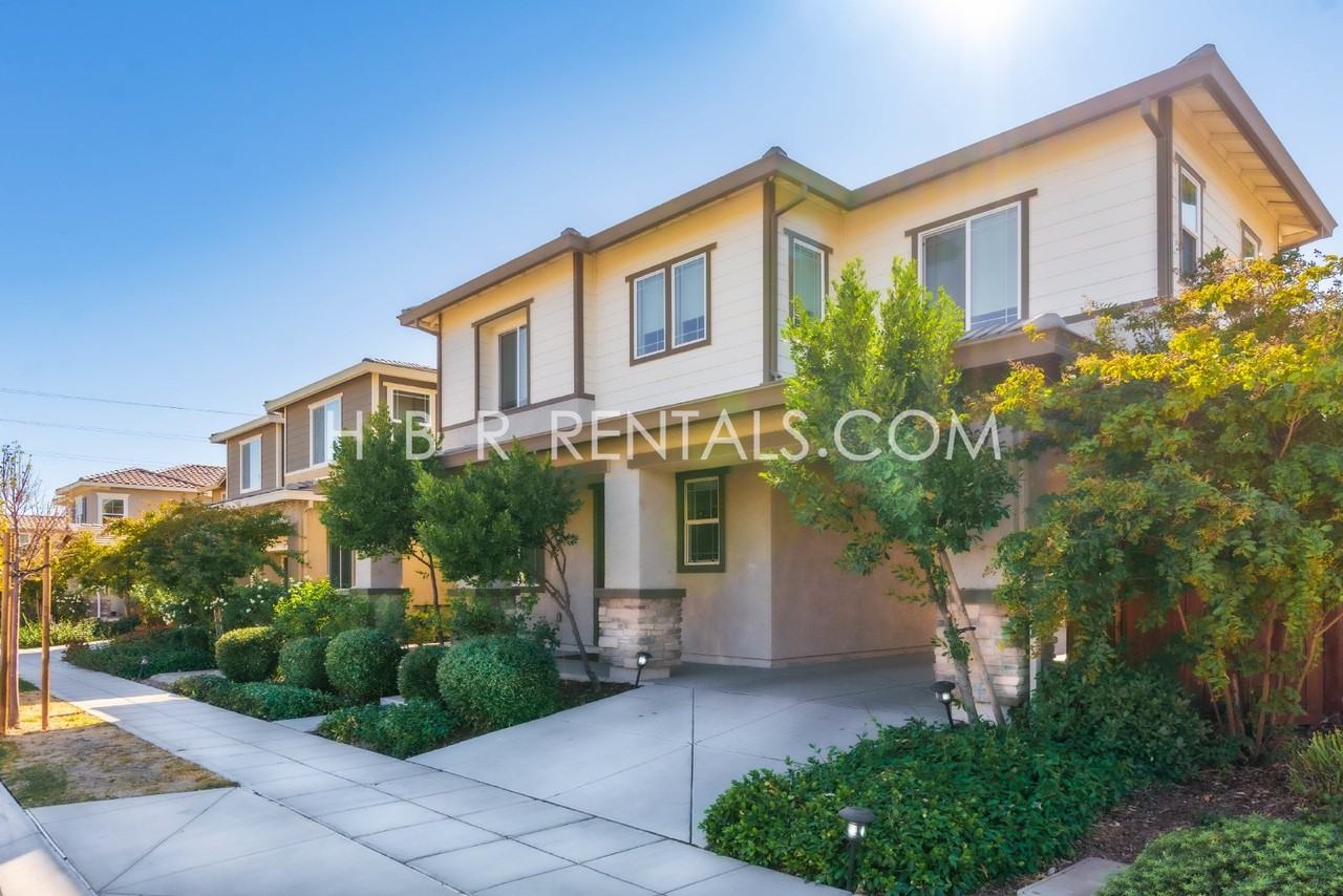 312 E Liverno Ave - Photo 2 of 41