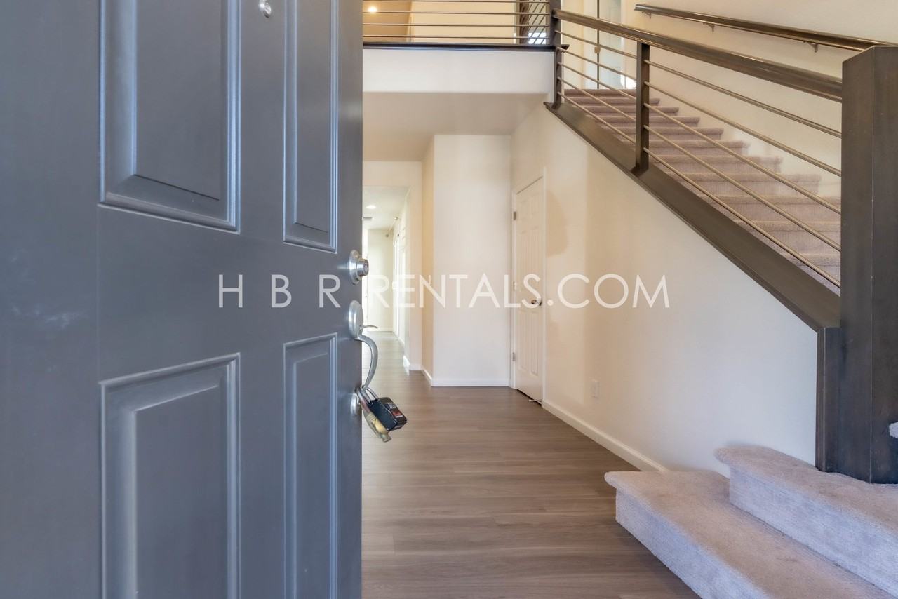 312 E Liverno Ave - Photo 5 of 41