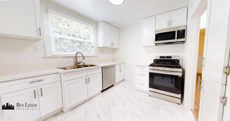 5225 De Longpre Ave - Photo 1 of 1