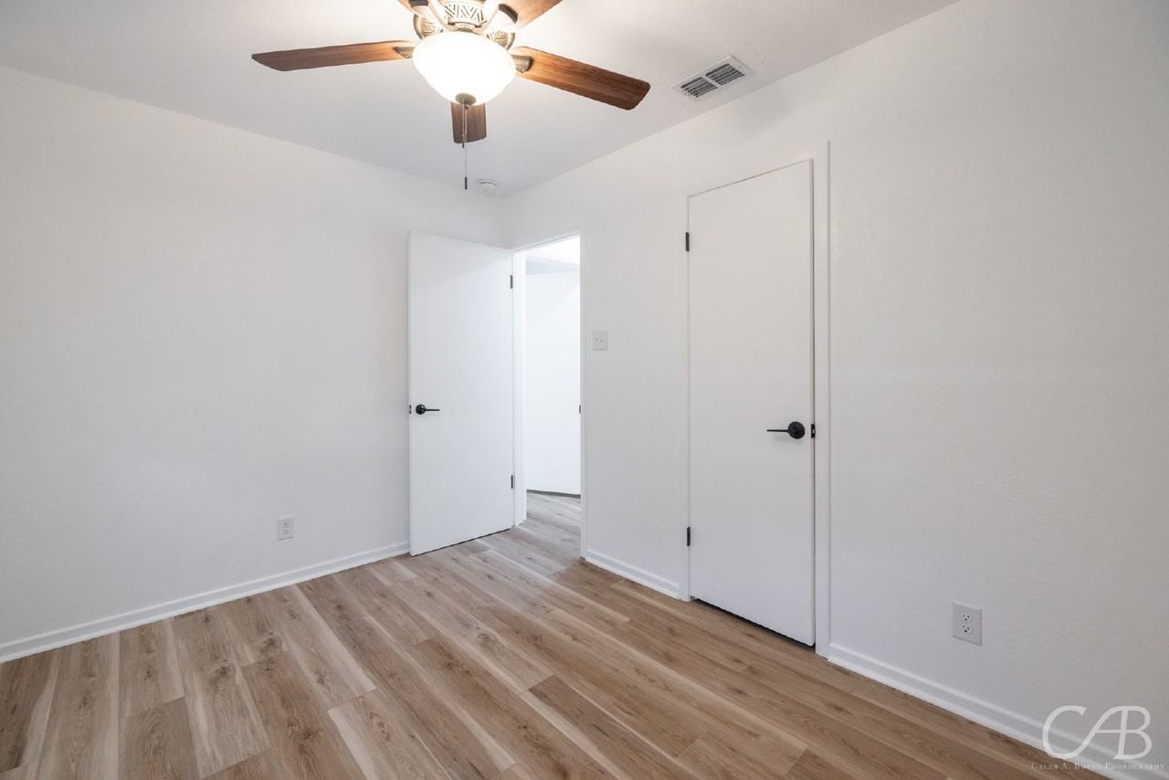 2217 Bel Air Dr - Photo 4 of 30