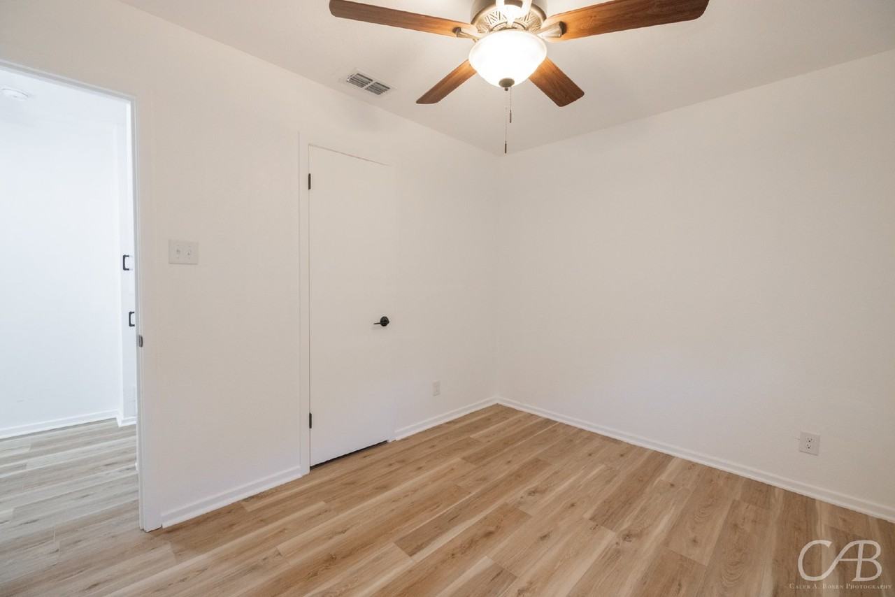 2217 Bel Air Dr - Photo 5 of 30