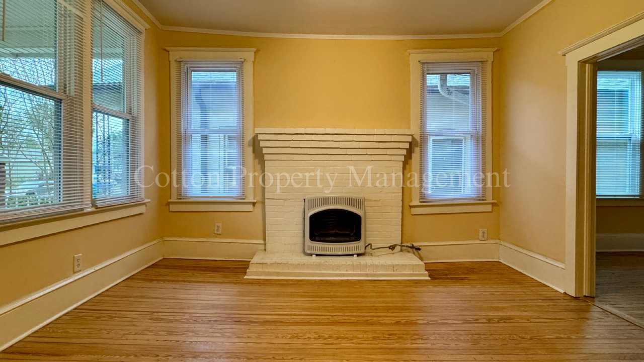 315 S 15th St - Photo 6 of 29