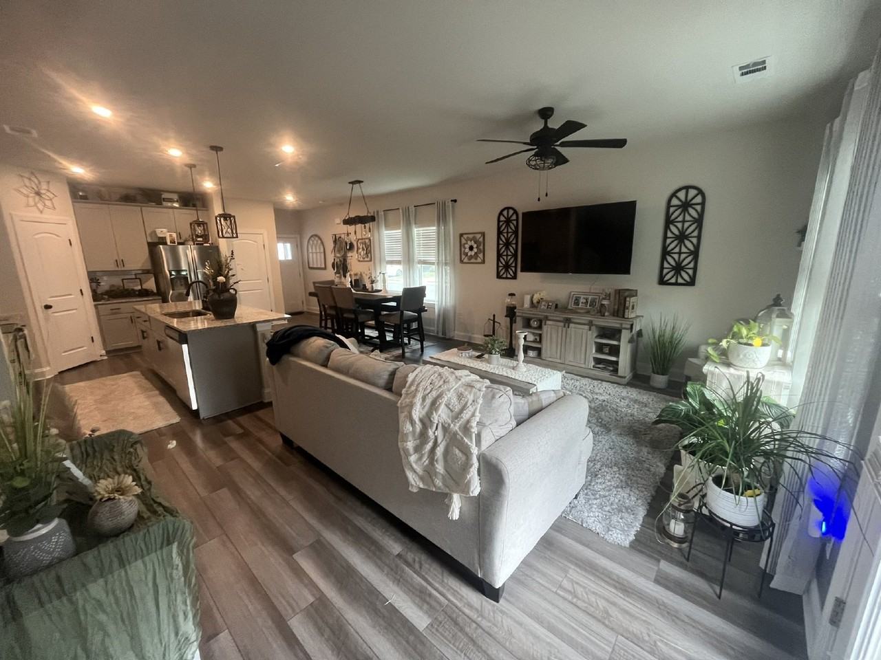 1554 Olympic Ln - Photo 7 of 21