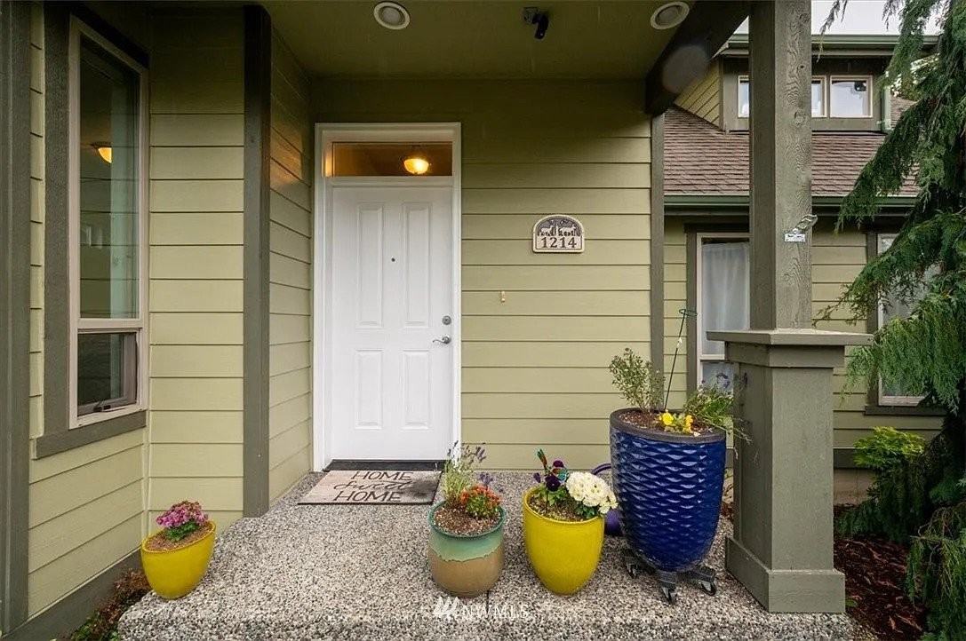 1214 Birch St - Photo 2 of 33