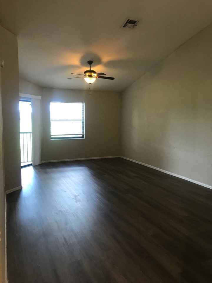 7843 Sugar Bend Dr - Photo 3 of 19