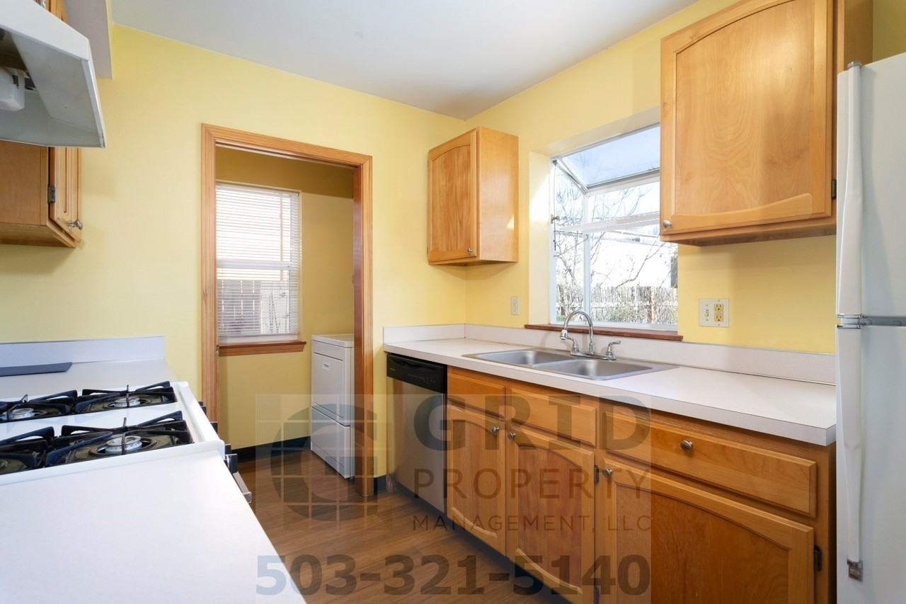 3948 N Michigan Ave - Photo 7 of 34