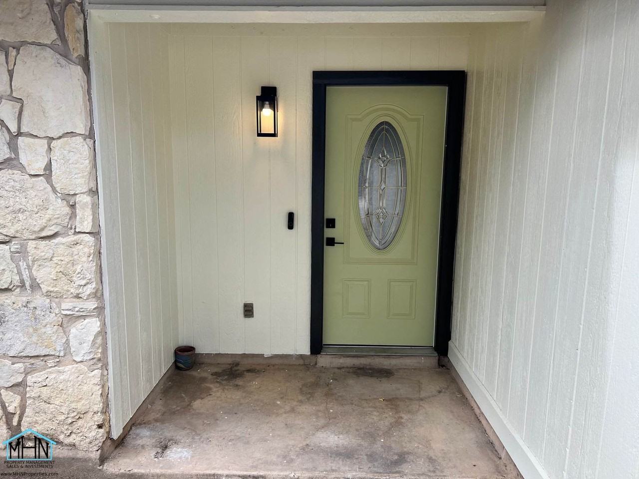 2107 Centerville Dr - Photo 3 of 22